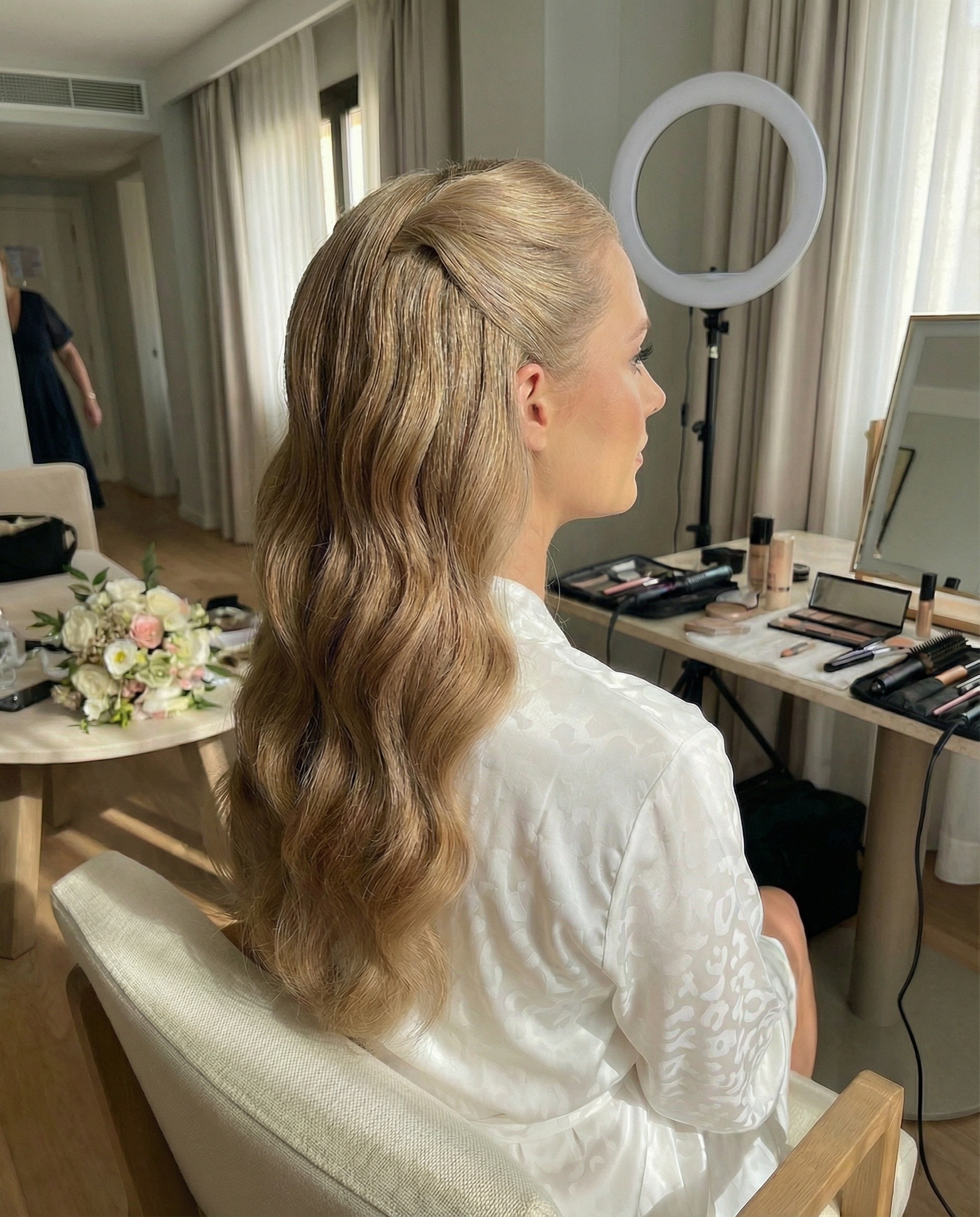 Semirecogido con ondas glam para novia en Fuengirola - Peluquería nupcial y estilista de novias - Verónica López Wallis